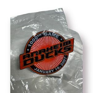 Anaheim Ducks 1000th Game Pin Lapel‎ Pin January 16 2007 Retro Hockey Pin